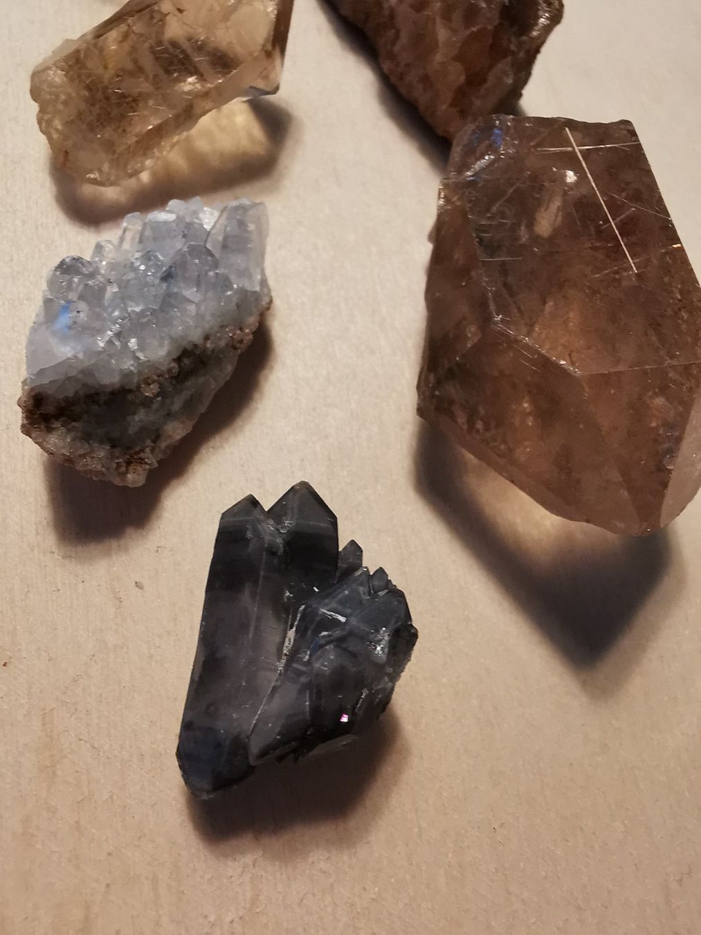 Minerali & Pietre curative: 6 spannende Kristallstufen / Spitze – Nuovo e nell'imballaggio originale da Dierikon venduto da Buntspecht-10 5