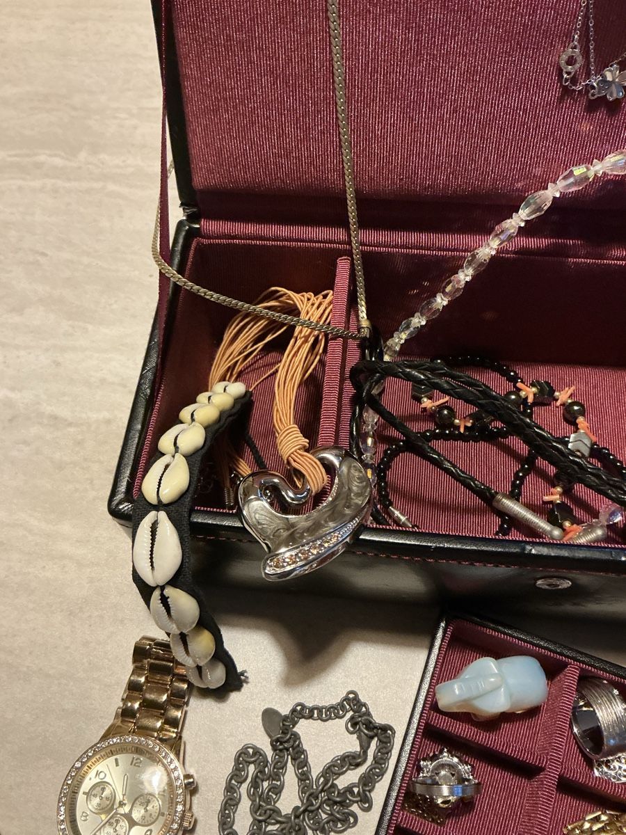 Altri gioielli: Modeschmuck Posten mit Schatulle  – Usato da Flawil venduto da Pinkmalibu 3