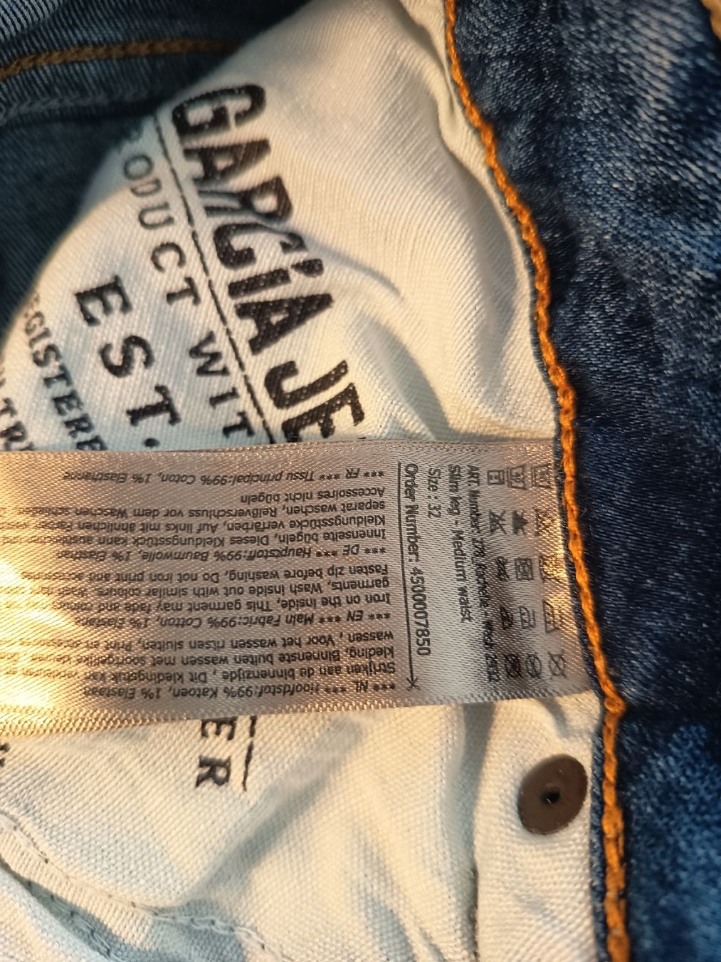 Jeans: Jeans kurz Gr. 32  – Gebraucht aus Belp von lamadefi12 3