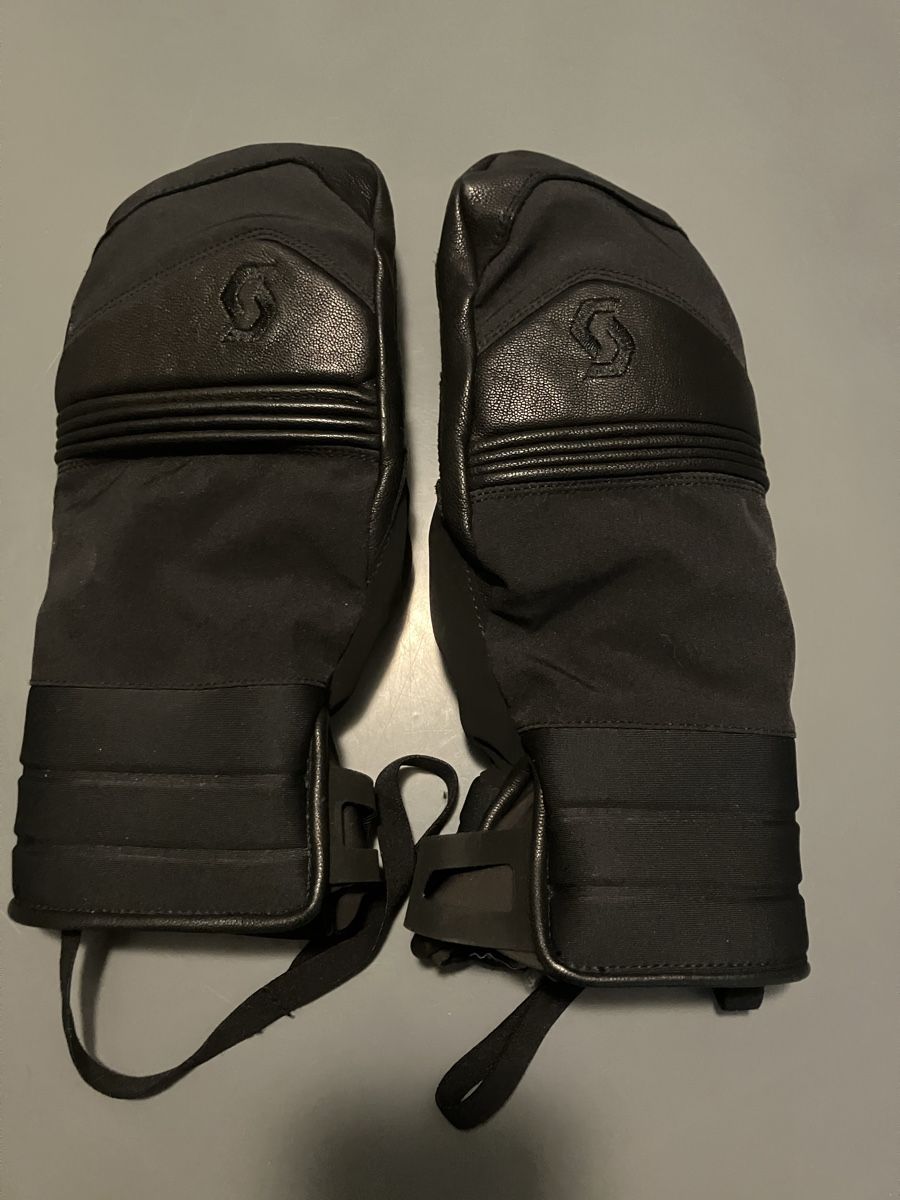 Scott Guanti & manicotti: Scott Ultimate Plus Handschuhe Grösse M – Usato da Bern venduto da Morpheus