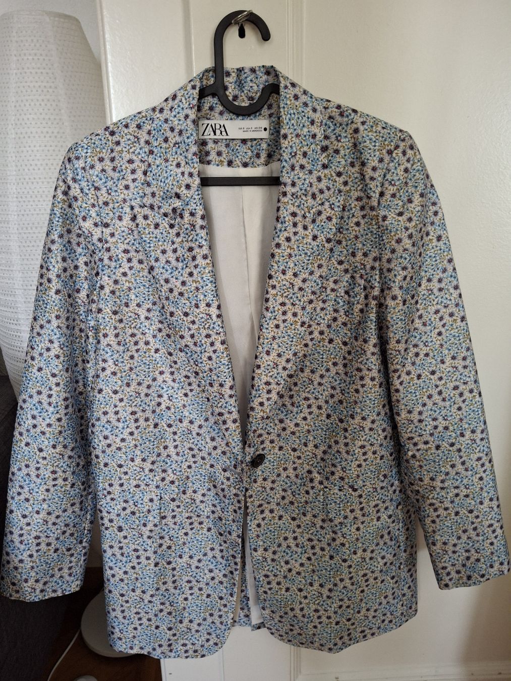 Zara Jacken: Blazer fleuri Zara S bleu – Gebraucht aus Lausanne von Cognitia