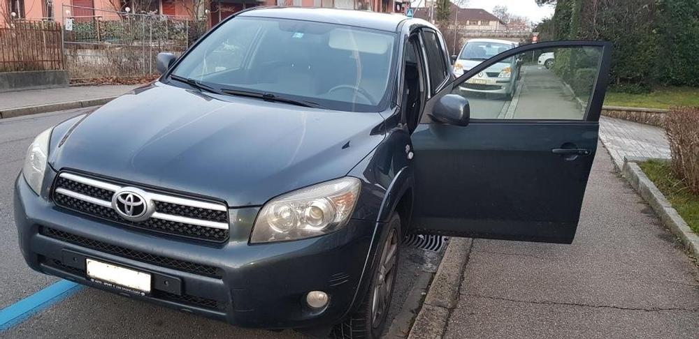 A saisir bonne Toyota RAV4 177CV, D4D 2.2L 4x4, Expertisée