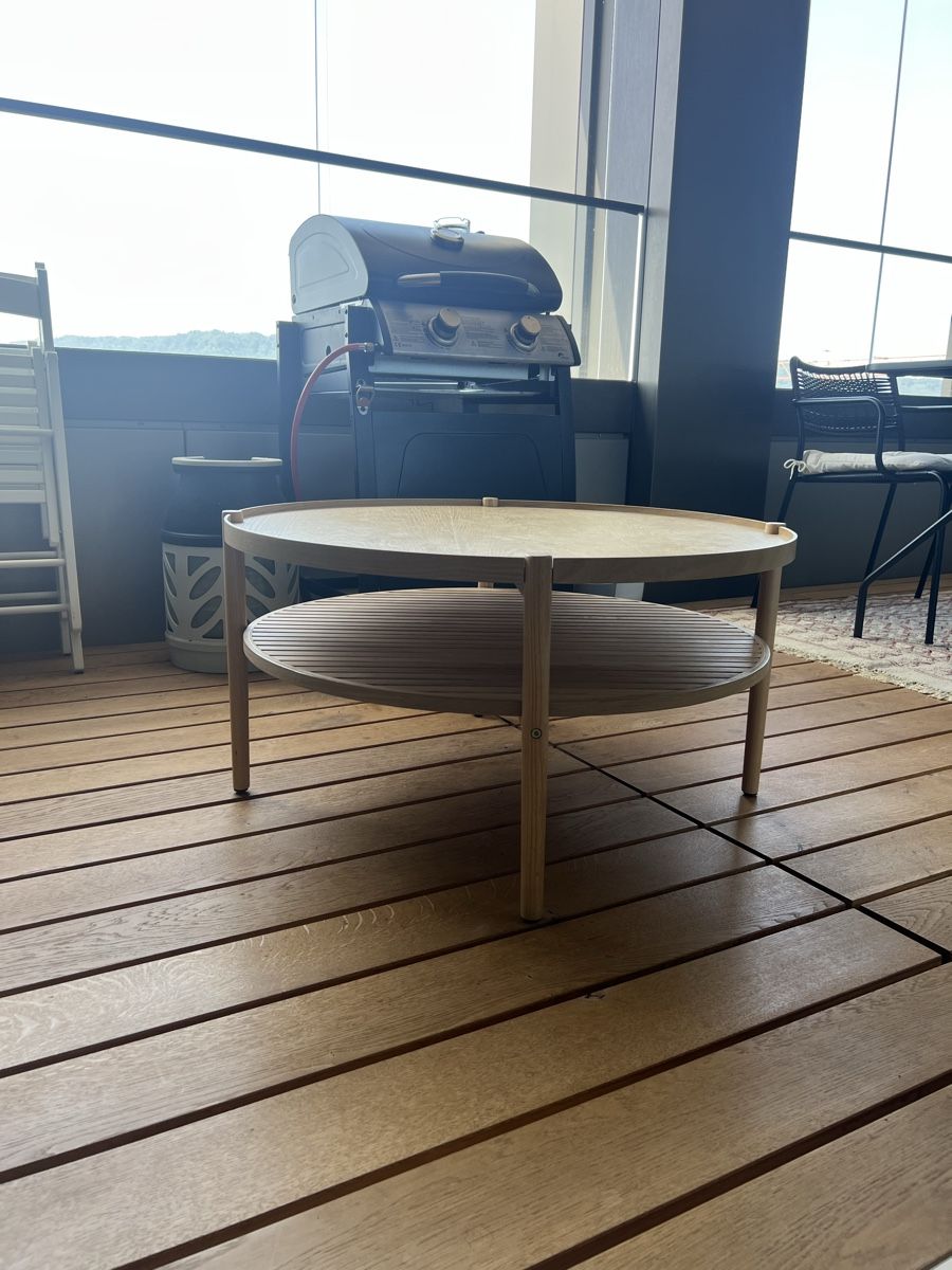 Maisons du monde Tavoli: Light Wood Round Coffee Table, Modern Chic Design! – Usato da Zürich venduto da man_ctw5 2
