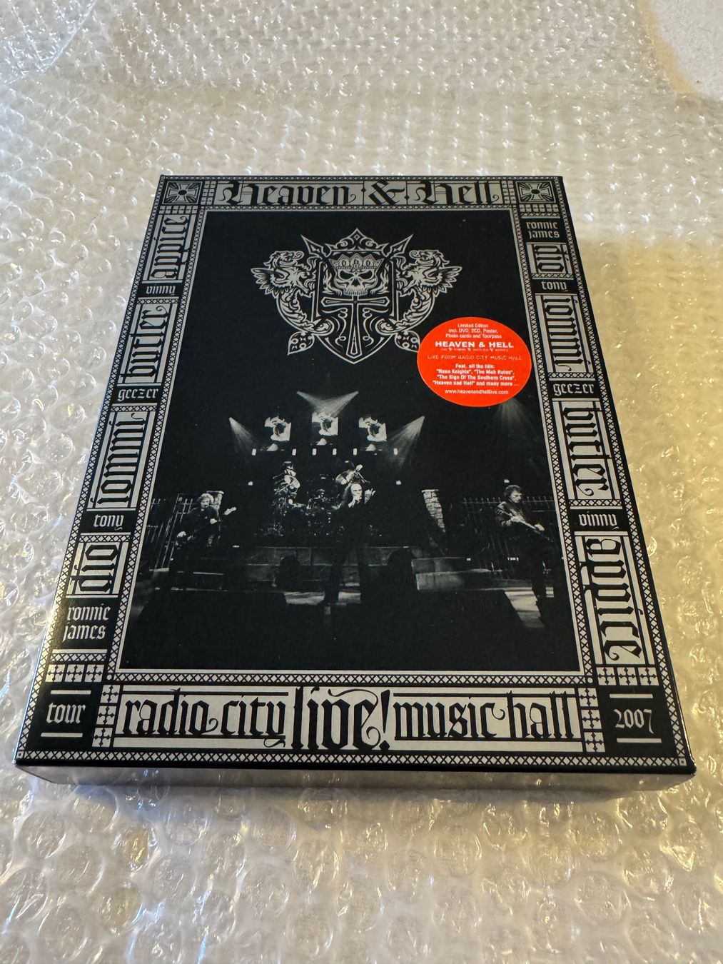 CD: Heaven & Hell (Black Sabbath) - 2CD & DVD Box Deluxe Edition – Nuovo (secondo la descrizione) da Duggingen venduto da Kisha010