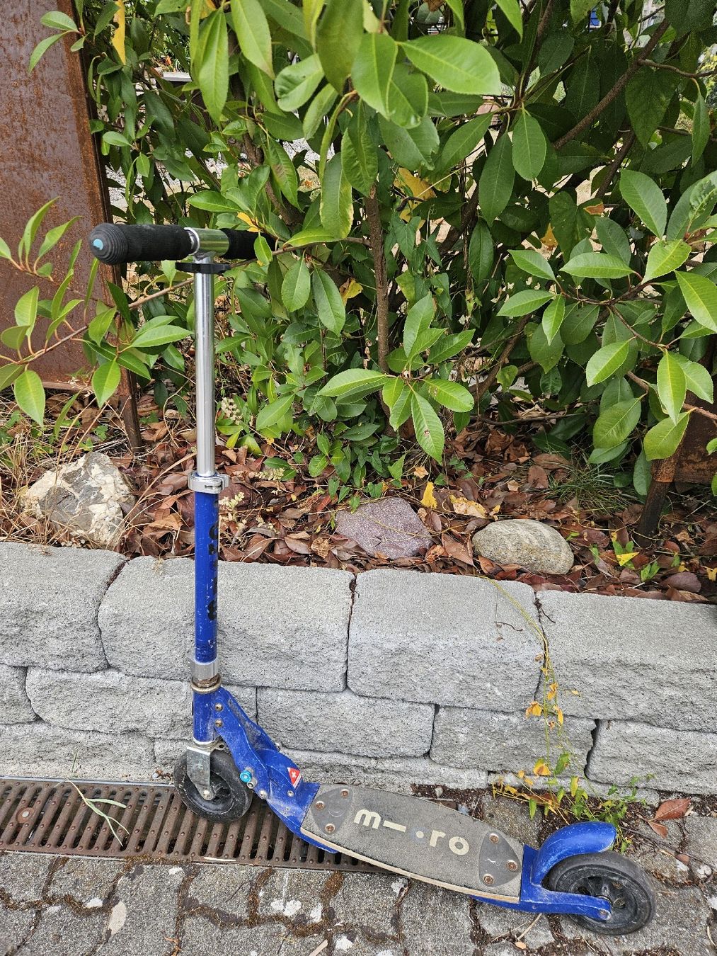 Micro Kickboard: Micro Trotinett, blau – D'occasion à Koppigen par Thomkop
