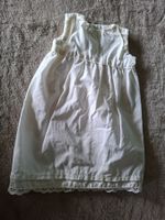 Antikes, wunderschönes Puppenkleidchen mit Spitze