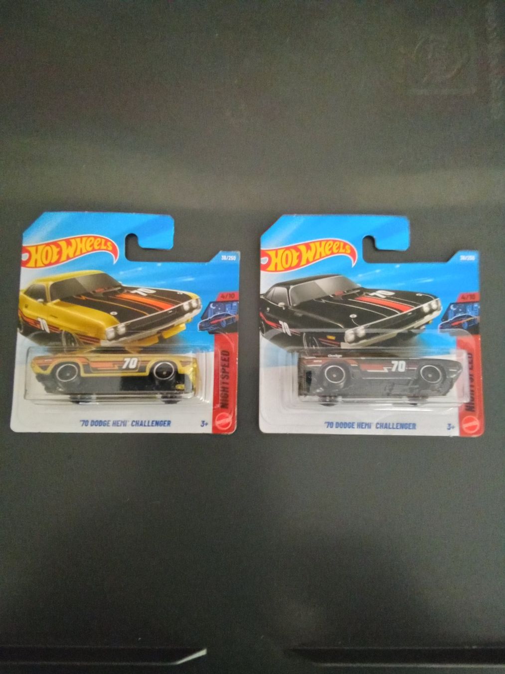 Hot Wheels Modellini d'auto: Hot Wheels 70 Dodge Hemi Challenger 2er Set neu POSTVERSANG – Nuovo e nell'imballaggio originale da Klingnau venduto da Wild71