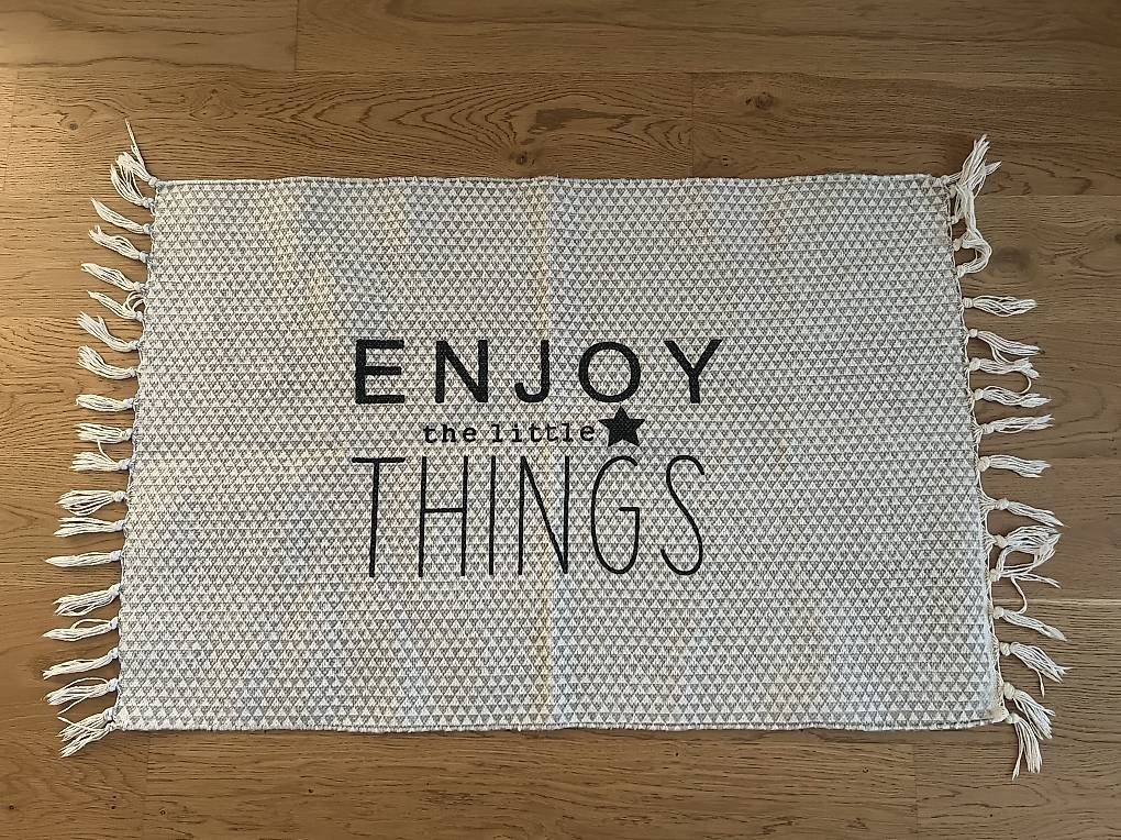 Tappeti: Tappeto decorativo con frange – Usato da Comano venduto da nadiamvr