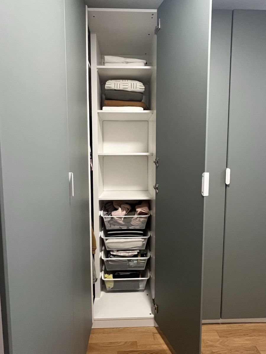 Ikea Armadi: IKEA PAX Eckschrank – Usato da Frauenfeld venduto da heyLani 3