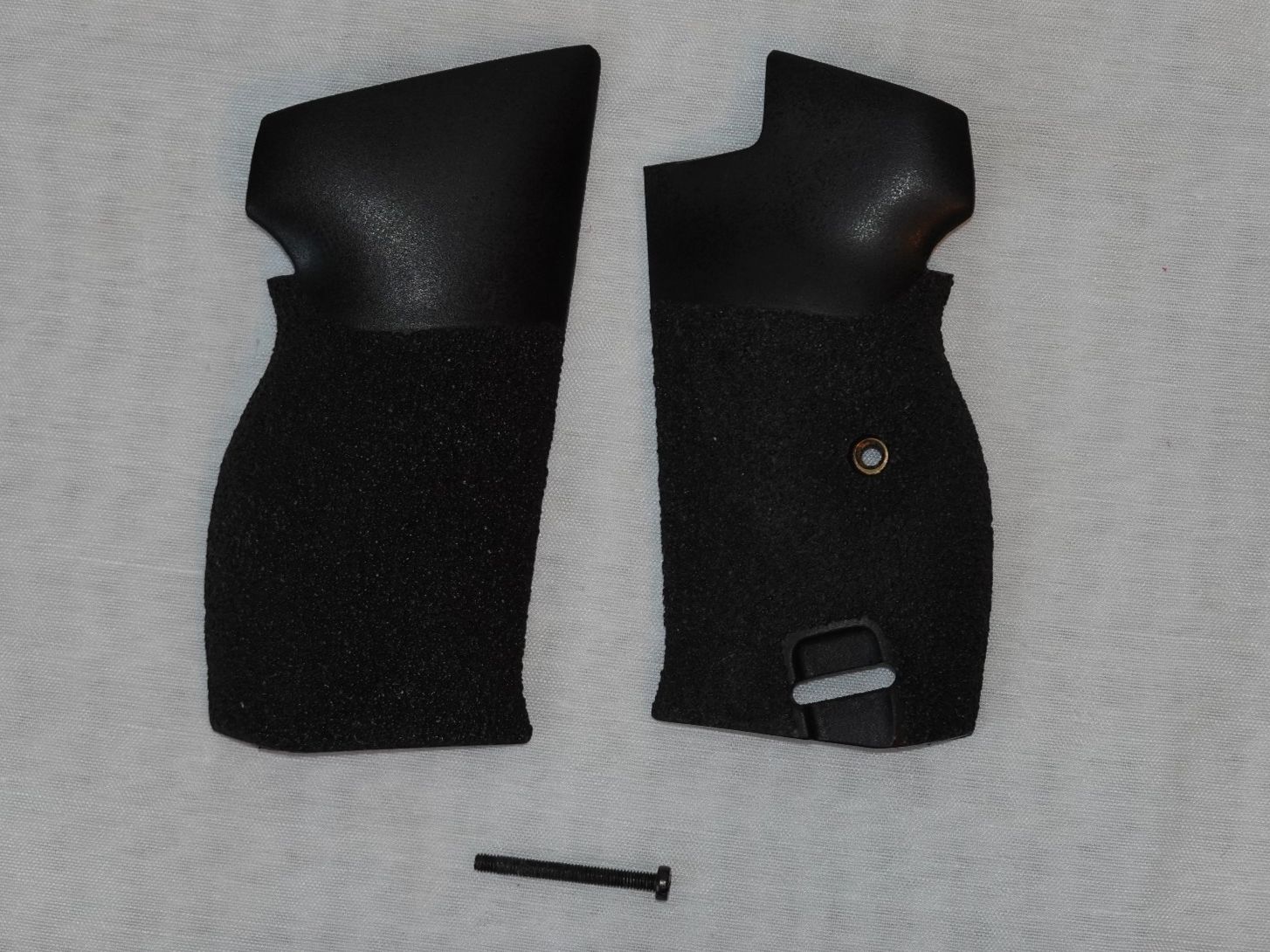 Schützensport: High Grip Griffschalen für SIG 210 / P49 – Gebraucht aus Basel von