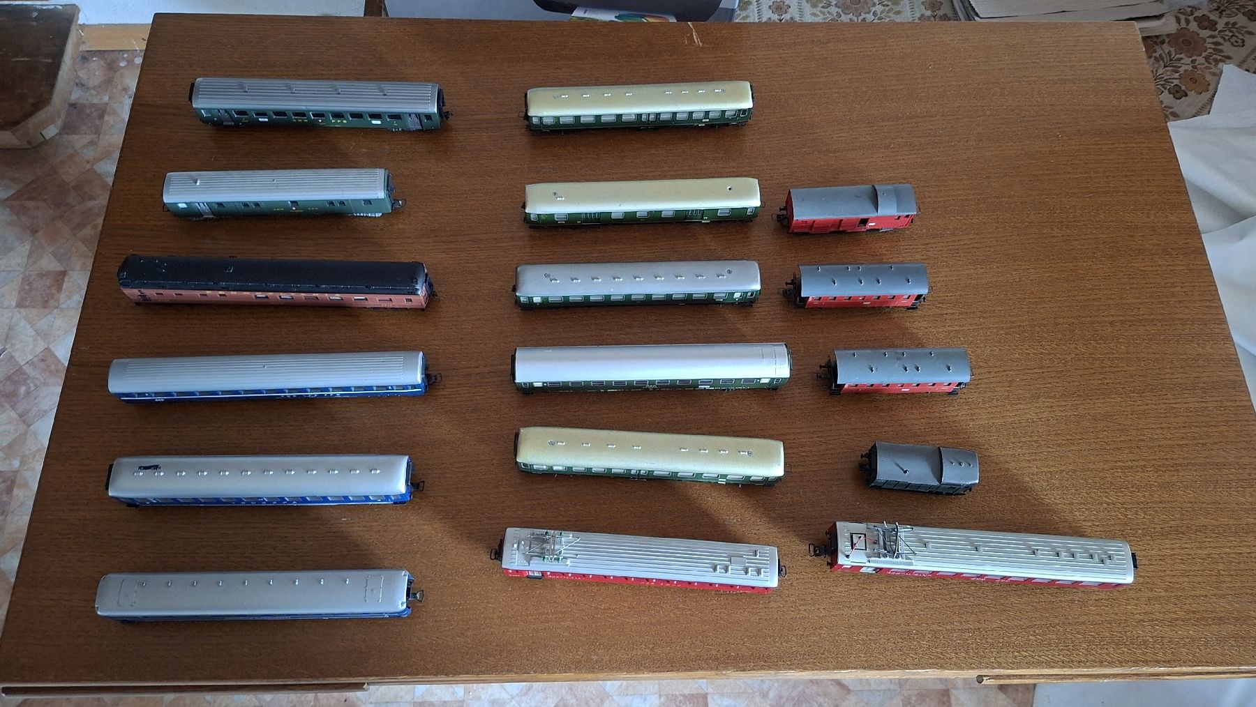 Lima Modelleisenbahnen: H0 AC, DC, 17 Diverse Wagen. – Gebraucht aus Pfäffikon ZH von gub_2j76 5