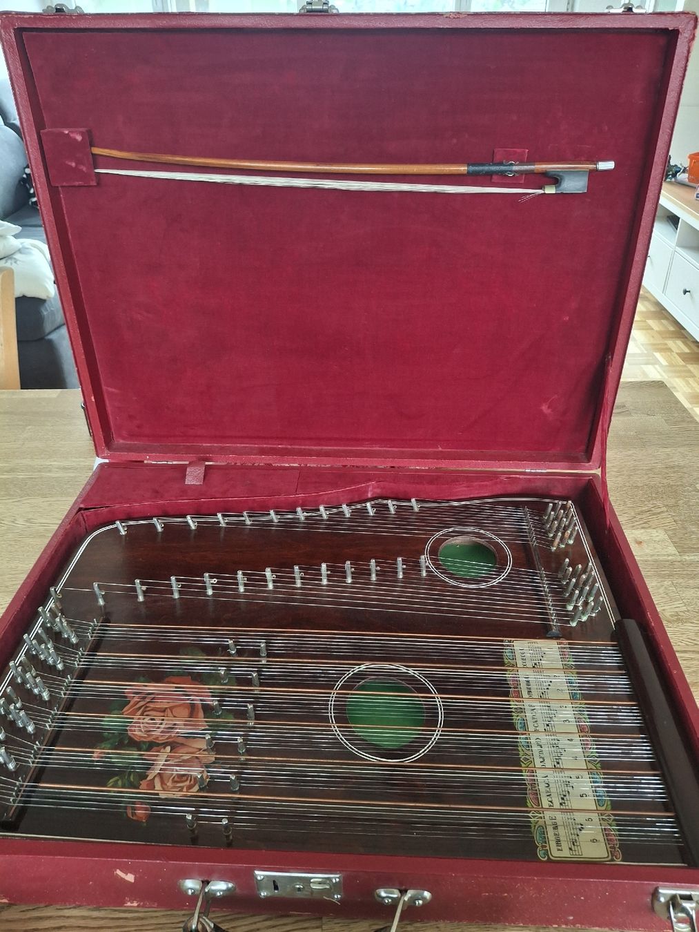 Strumenti musicali: Violinzither / Akkordzither mit Koffer – Usato da Spiez venduto da wah_nzv9 1
