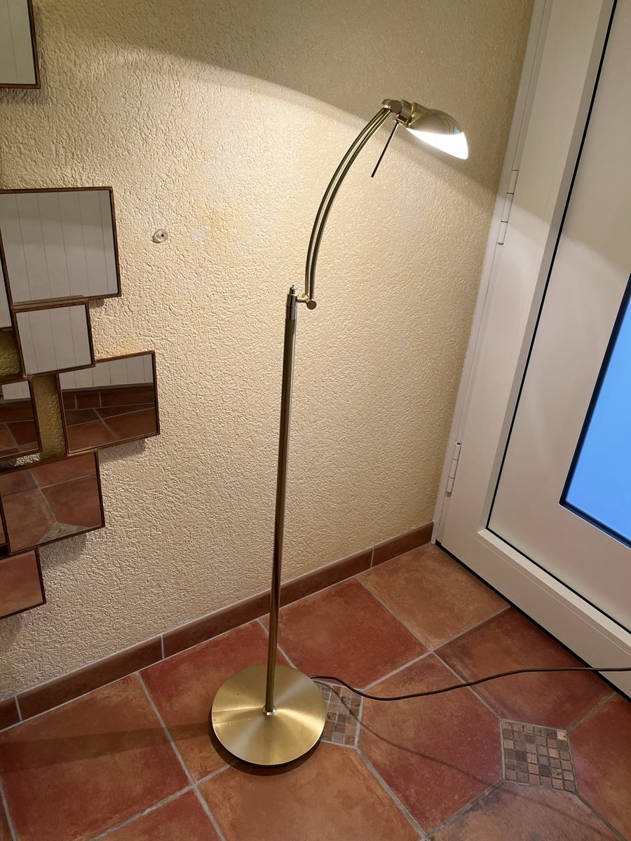 Lampade: Elegante Stehlampe – Usato da Rüti ZH venduto da Walti0 1