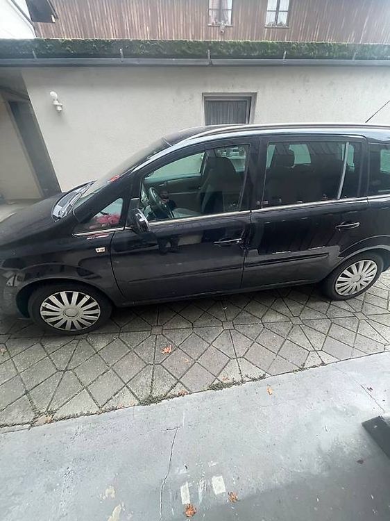 Luxuriose Opel Zafira Gebraucht Geraumiger Familienvan Mit Stil