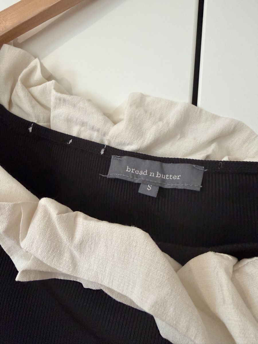 Tops: Bread n Butter Black Ruffle Neckline Top, Size S – Gebraucht aus Brugg AG von Winter789 1