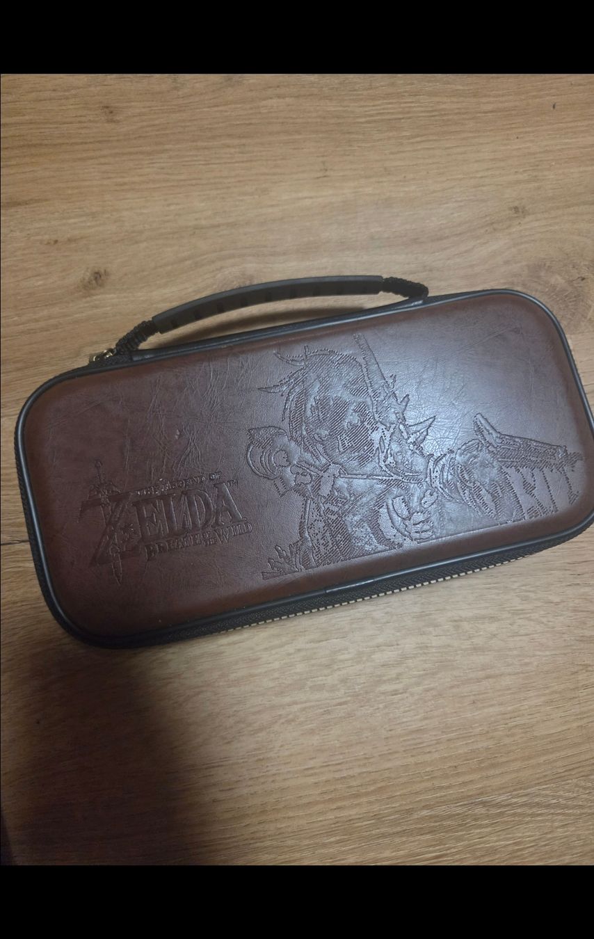 Nintendo Consoles: Switch set mit 2 Zelda Spielen – D'occasion à Luthern par Madeleine_Banz 4