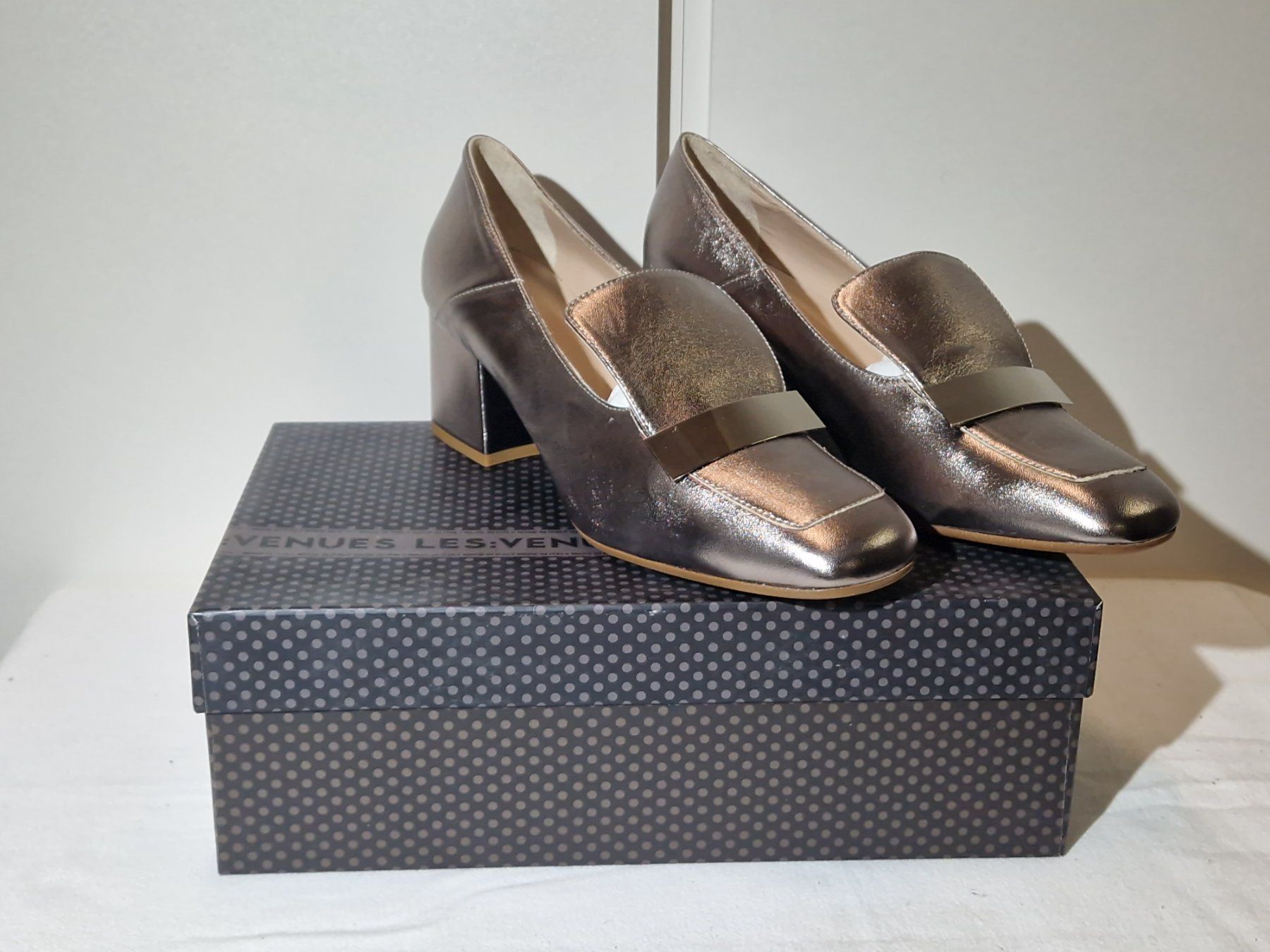 Scarpe da donna: Damenschuhe LES:VENUES, Grösse 39 – Usato da Cham venduto da Dave63