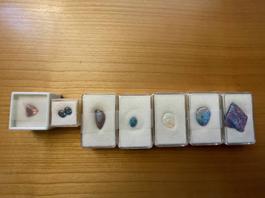 Diverse Farbedelsteine, Brillianten, Gold