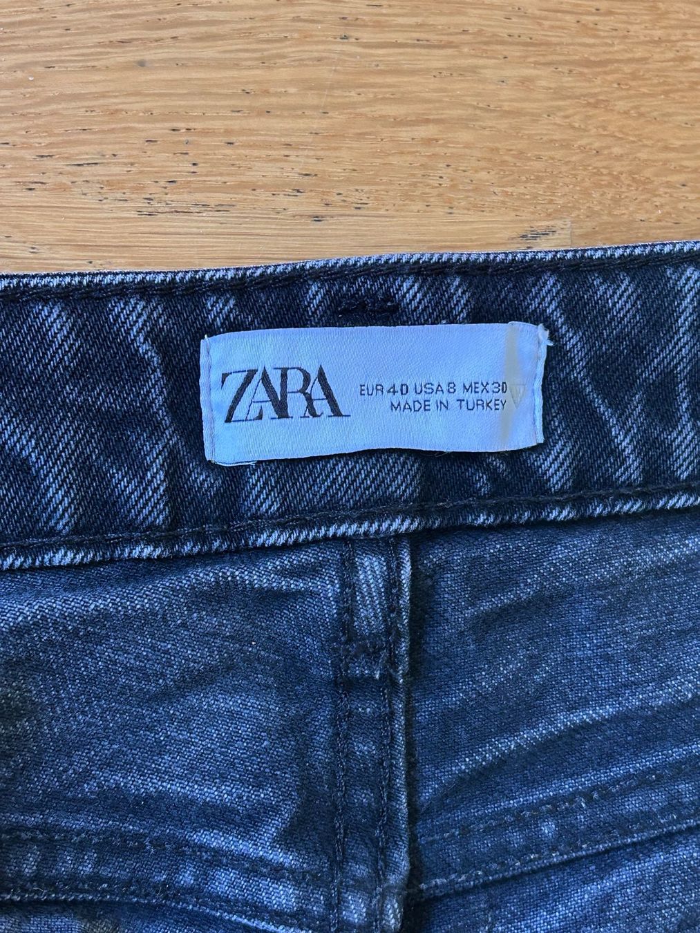 Zara Jeans: ZARA Mom fit Jeans Gr. 40 Dunkelgrau – Usato da Zürich venduto da jules0511 3