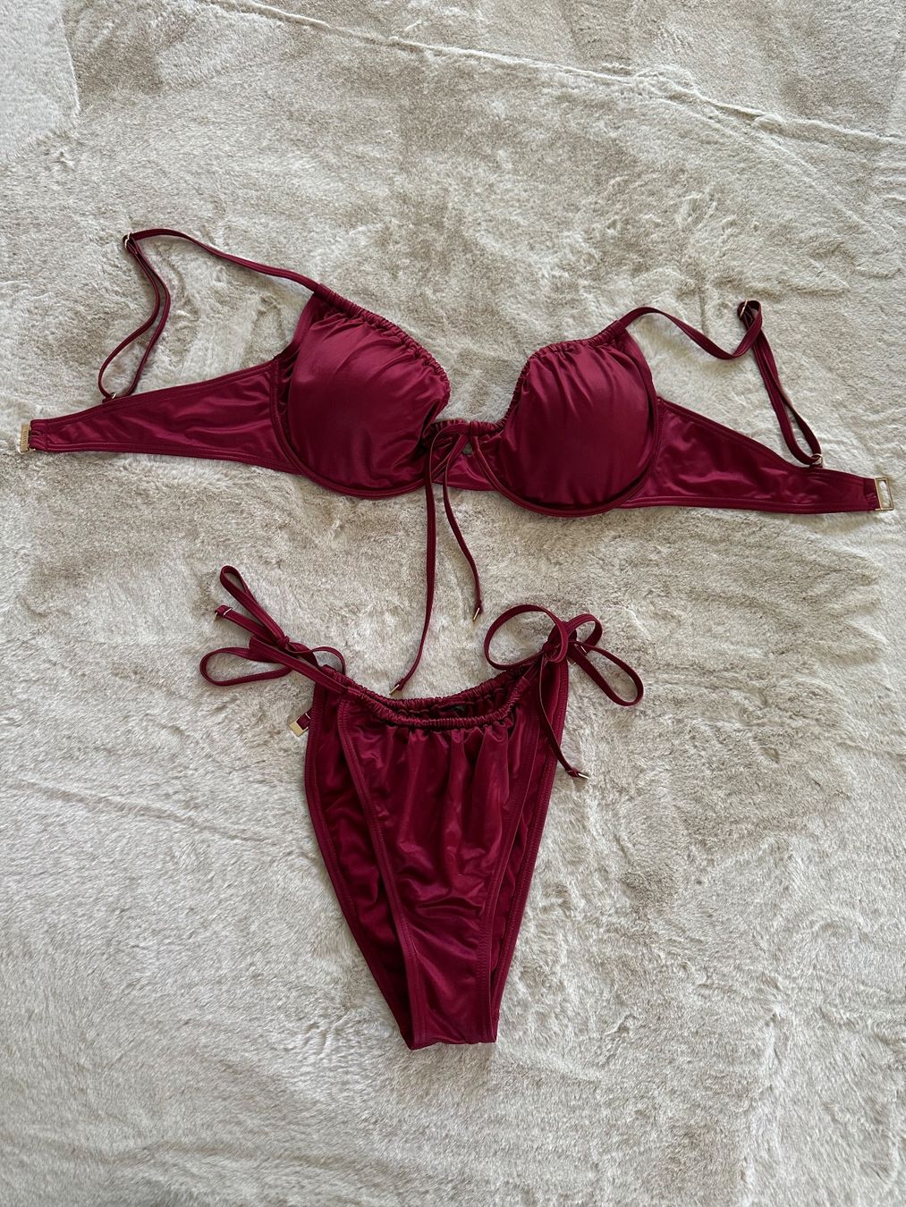 Costumi da bagno & Bikini: Rotes samt Bikini – Usato da Rupperswil venduto da vvaneyx 1