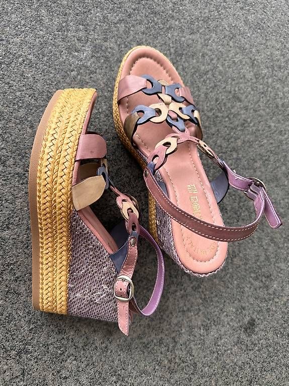 Scarpe da donna: Riemchen Plateau Sandalen, Gr. 38 – Usato da Schötz venduto da Gwala 1