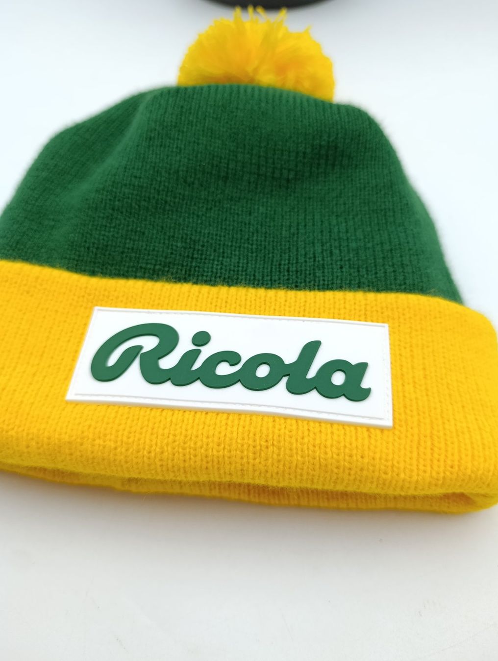 Ricola Copricapi, berretti & cappellini: Ricola Bommelmütze Winter – Usato da Wil SG venduto da Donaldus 4