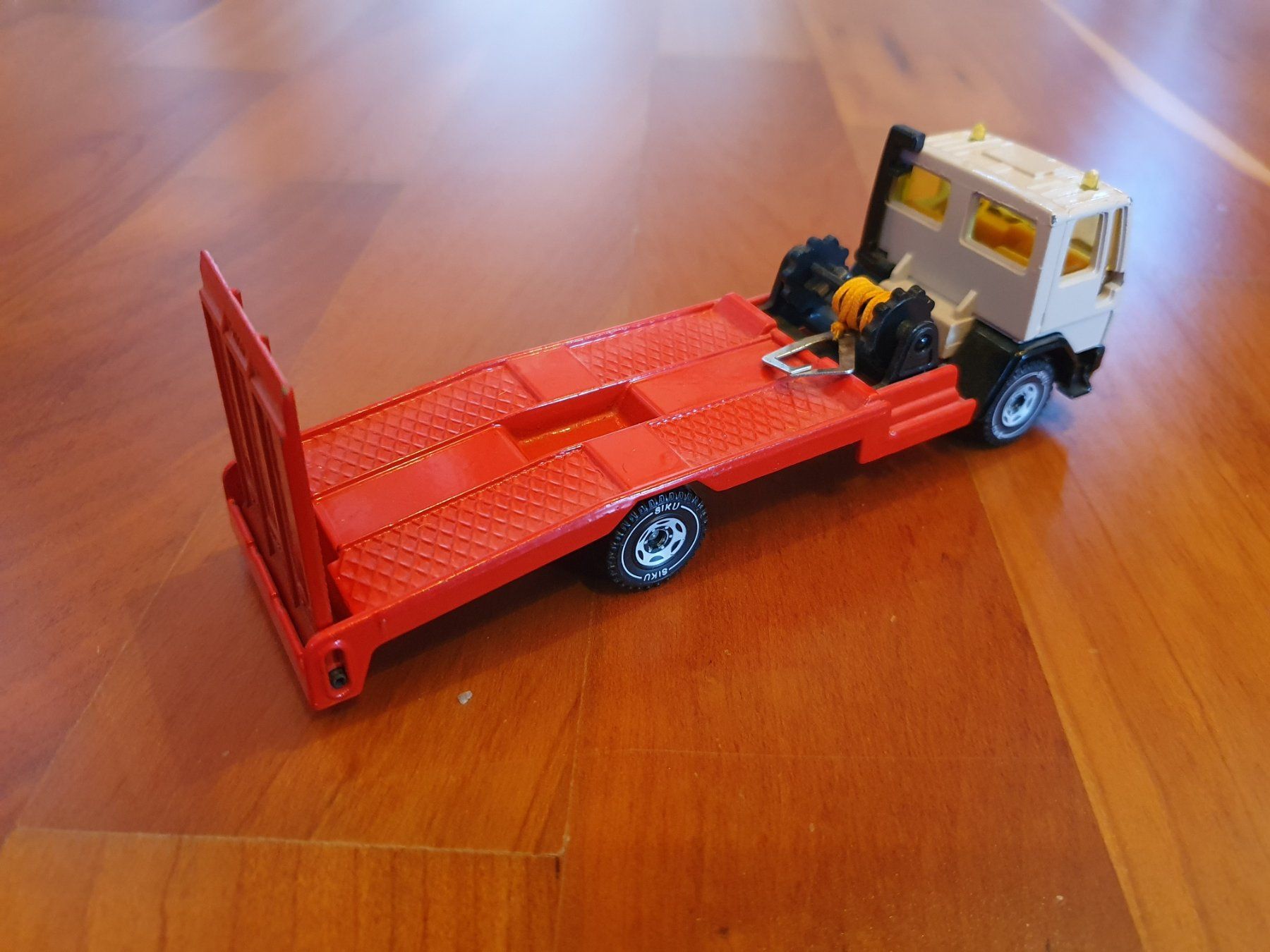 Siku Giocattoli: Siku Ford Cargo Abschleppwagen – Usato da Triesen venduto da platzproblem1 2