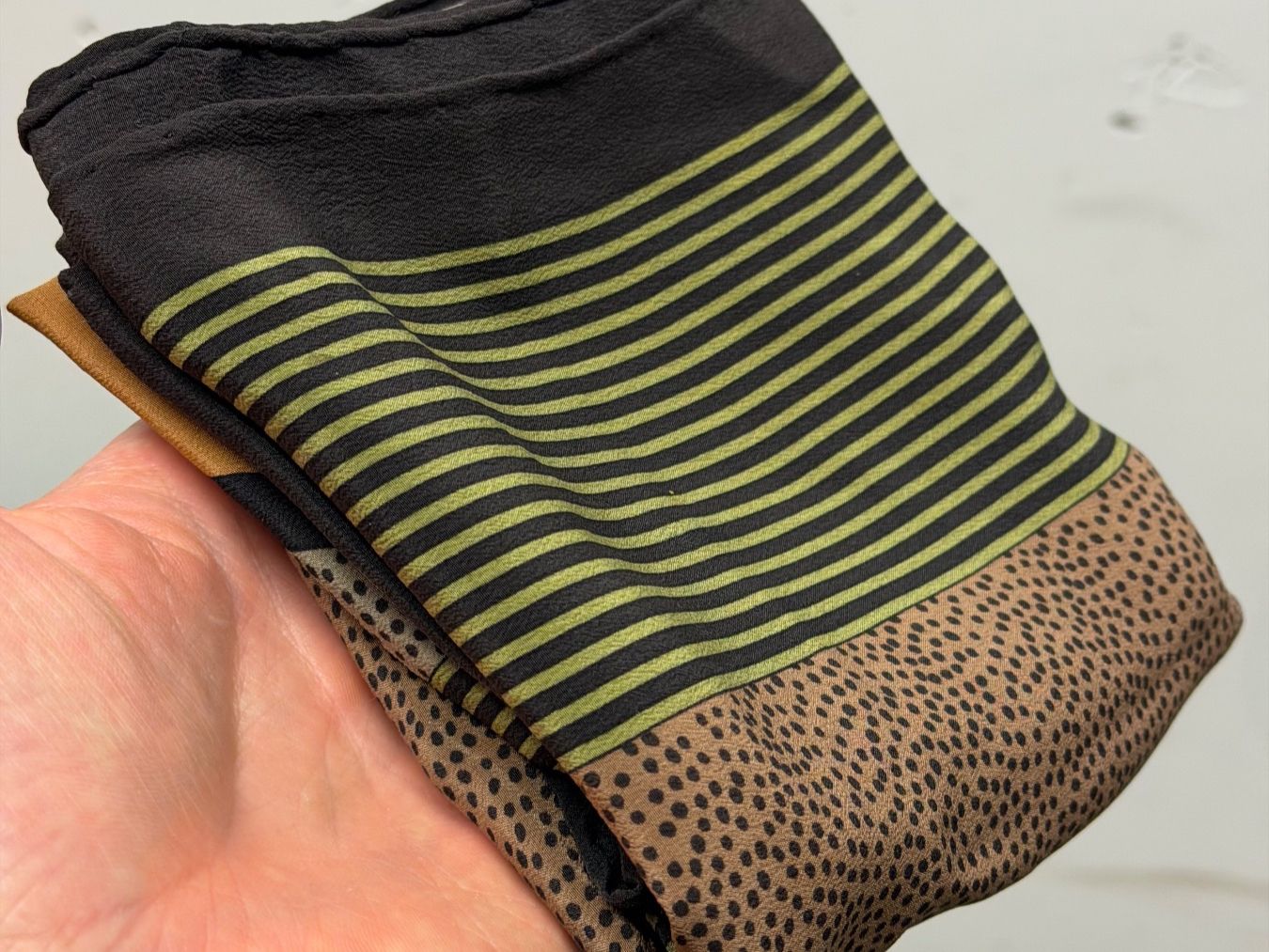 Foulard & Sciarpe: Seidenschal – Usato da Sennhof venduto da Johnbest 2