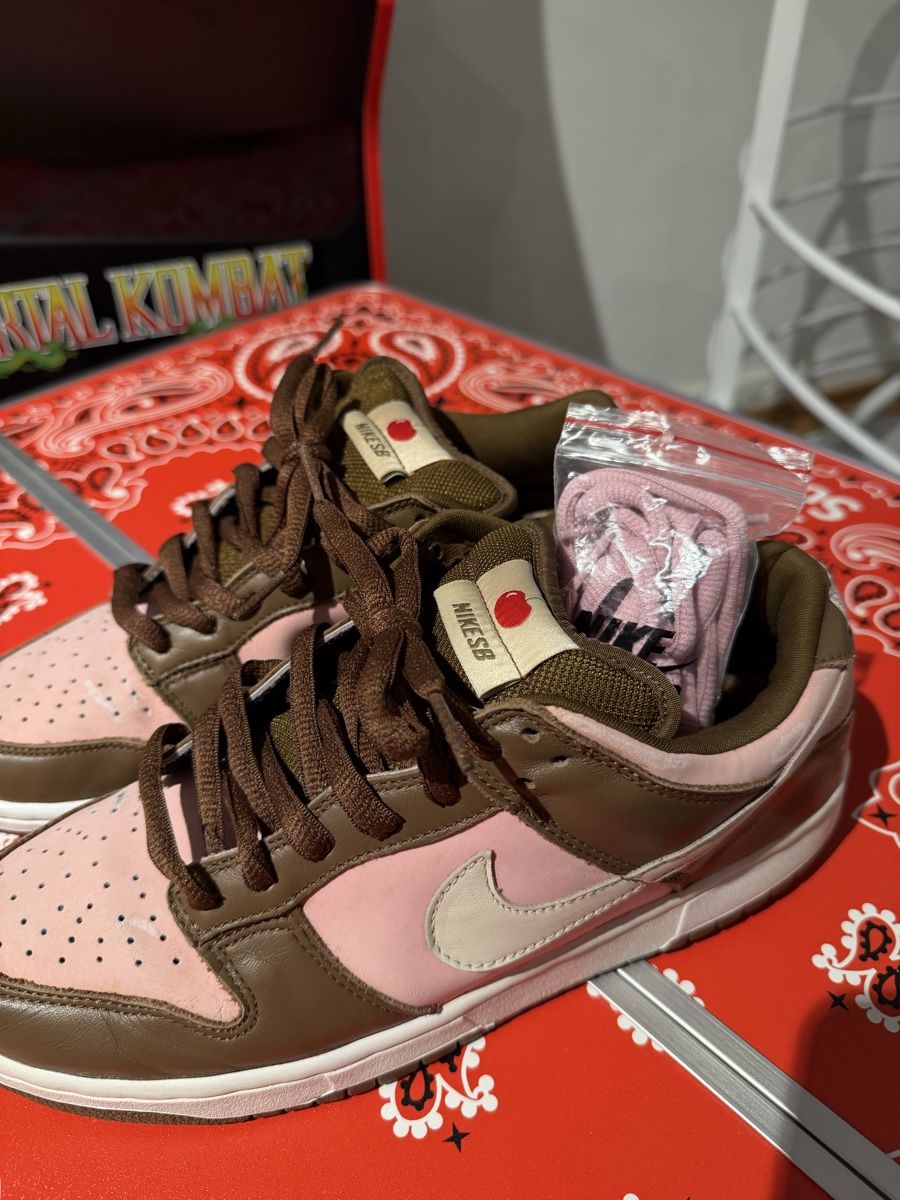 Nike Scarpe da uomo: 2005 Nike SB Dunk Cherry x Stüssy Grösse 43 – Usato da Basel venduto da julianlenzin 1