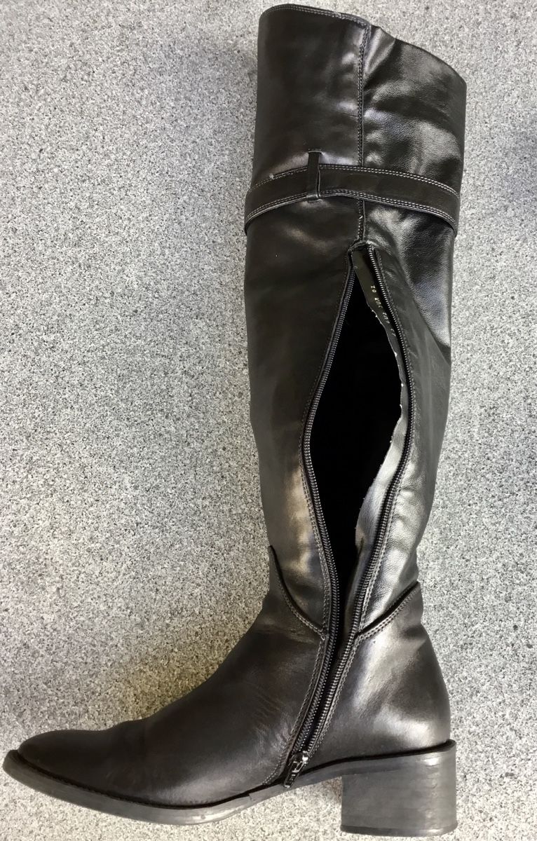 Scarpe da donna: Schlichte Overknee Stiefel aus Lederimitat, Gr. 37 – Usato da Regensdorf venduto da lotti8105 3