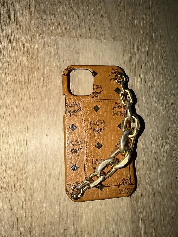 Cover & Protezioni schermo: MCM Visetos Original iPhone 12 / 12 Pro Case – Usato da Hinwil venduto da zu_zuli