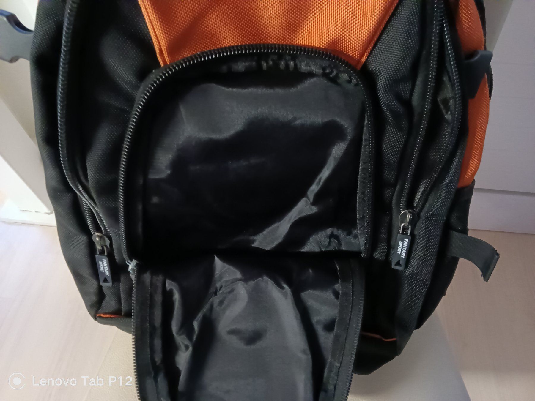 Zaini: Geräumiger Rucksack mit vielen Fächern – Usato da Horn venduto da Corazon15 1