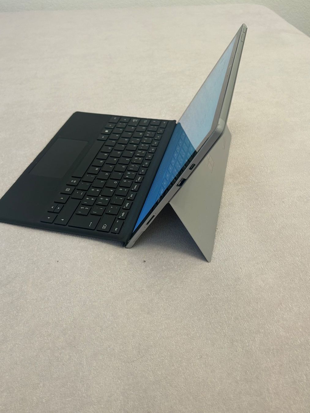 Microsoft Tablet PC: Microsoft Surface 7 Pro - Grau - 256 GB – Usato da Wettswil venduto da ene_8wkc 1