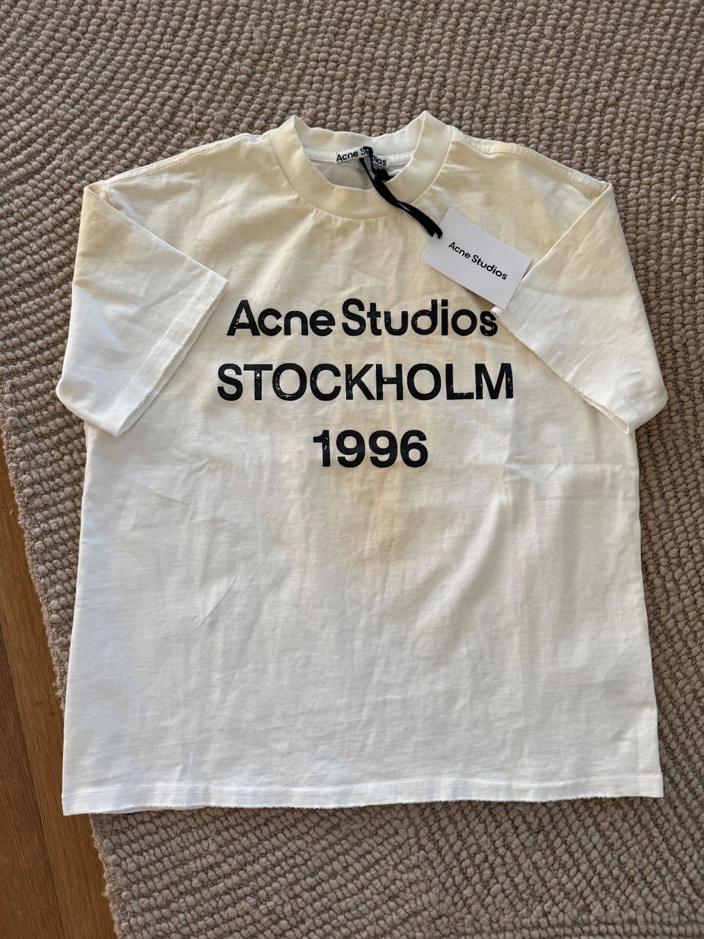 Acne Studios T-Shirts: Acne Studios T-Shirt, Gr. S, weiss – Neu (gemäss Beschreibung) aus Triesen von dardaleni