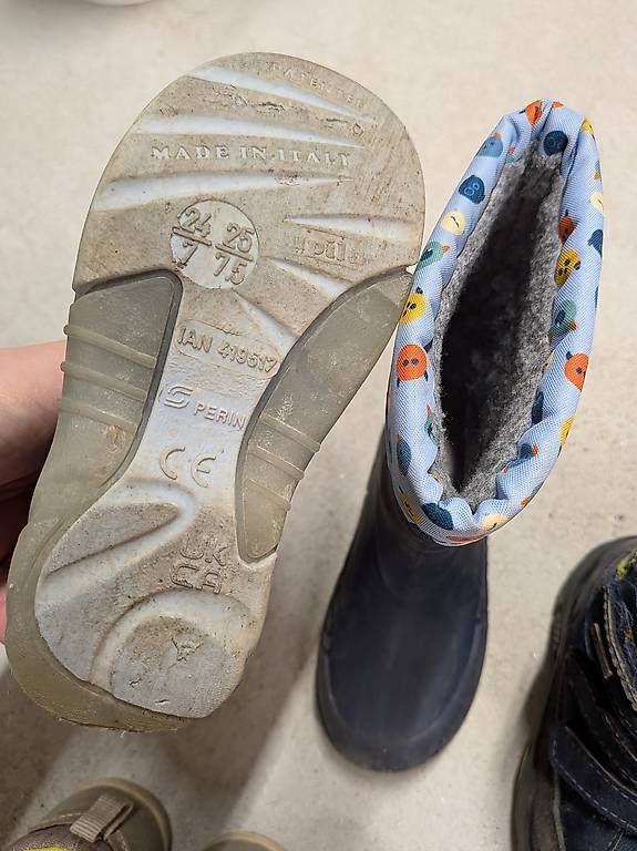 Scarpe per ragazzi: Jungen Schuhe Gr. 25 – Usato da Aesch BL venduto da NadiaE02 3
