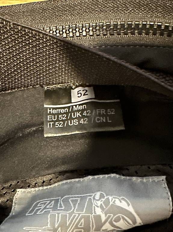 Pantaloni: Fastway Lederhose Motorrad Herren – Usato da Ebikon venduto da Gokuut 2