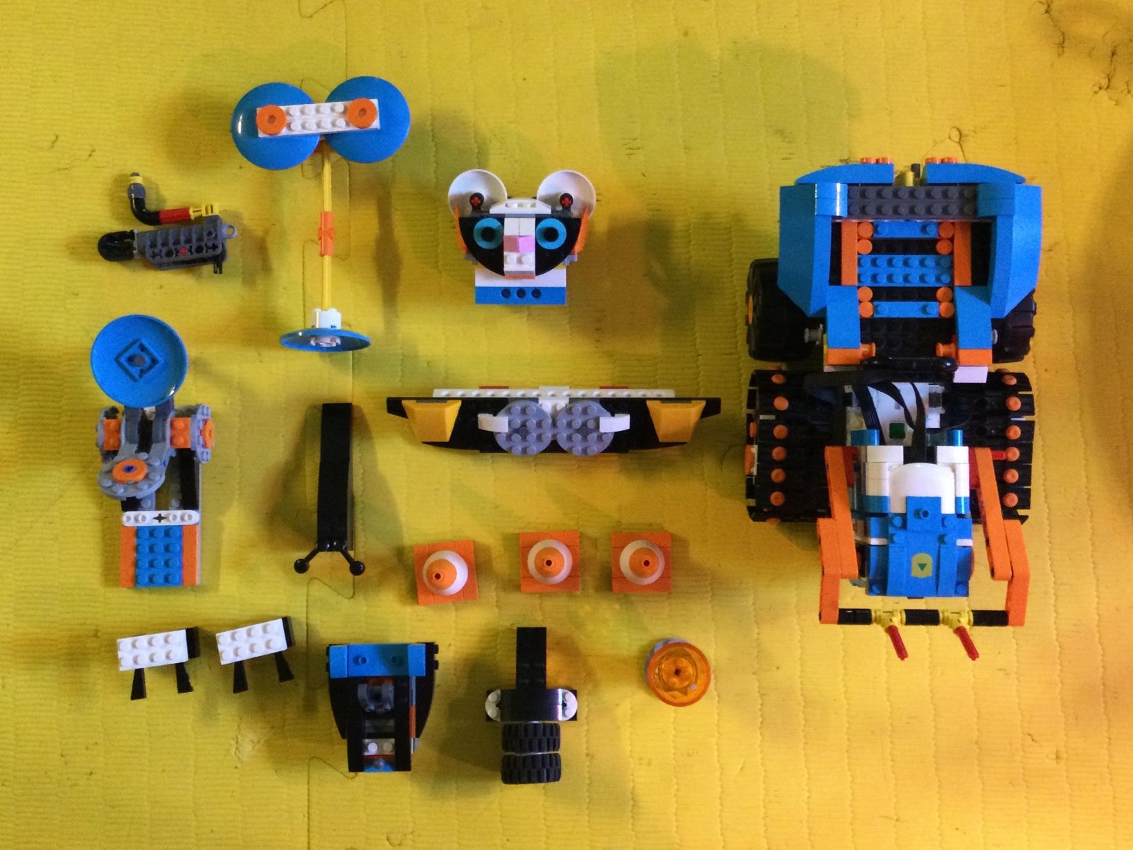 Lego Kit di costruzioni: Lego Boost - 5in1-Set 17101 - Top Zustand – Usato da Zürich venduto da mir_9hw7 2