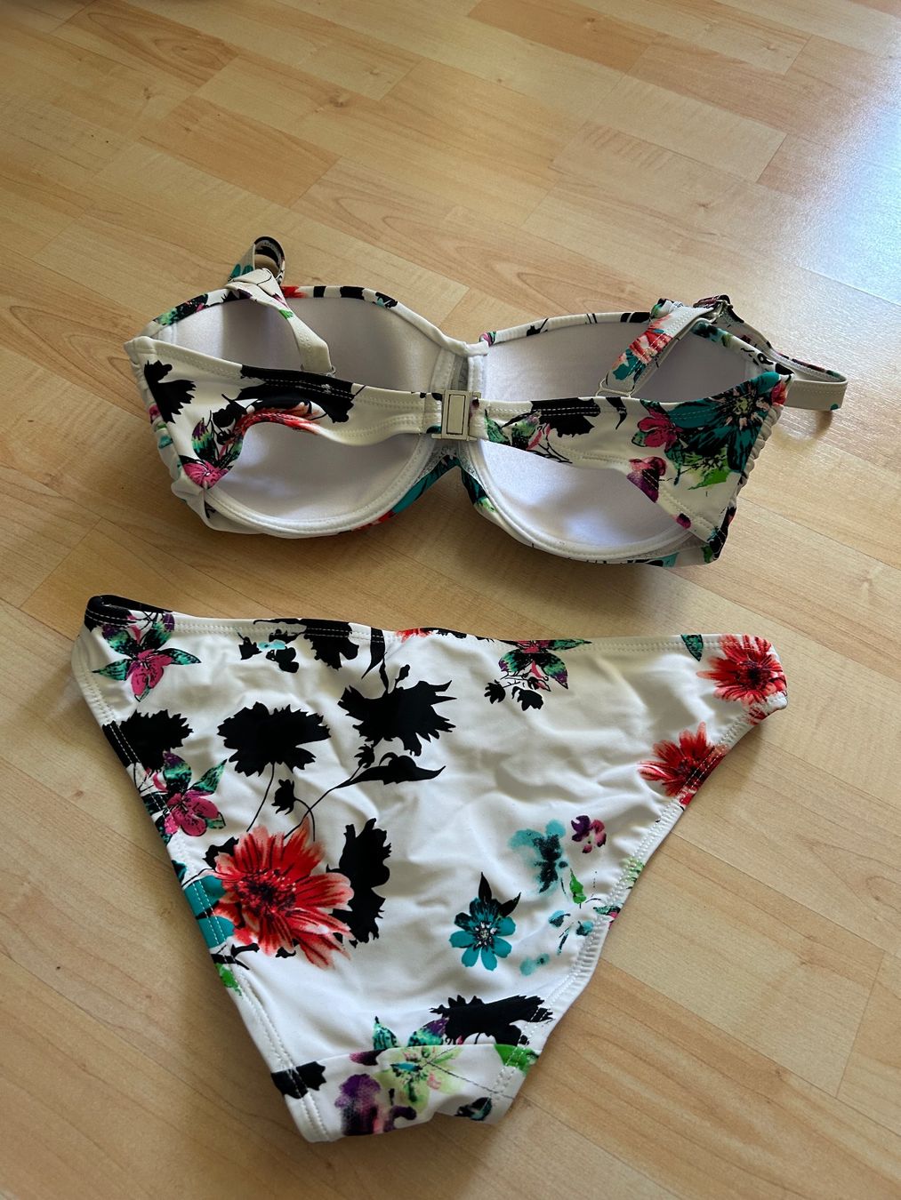 Badekleider & Bikinis: Bikini 38/ 75D – Gebraucht aus Rorschach von LuciaTramp 1