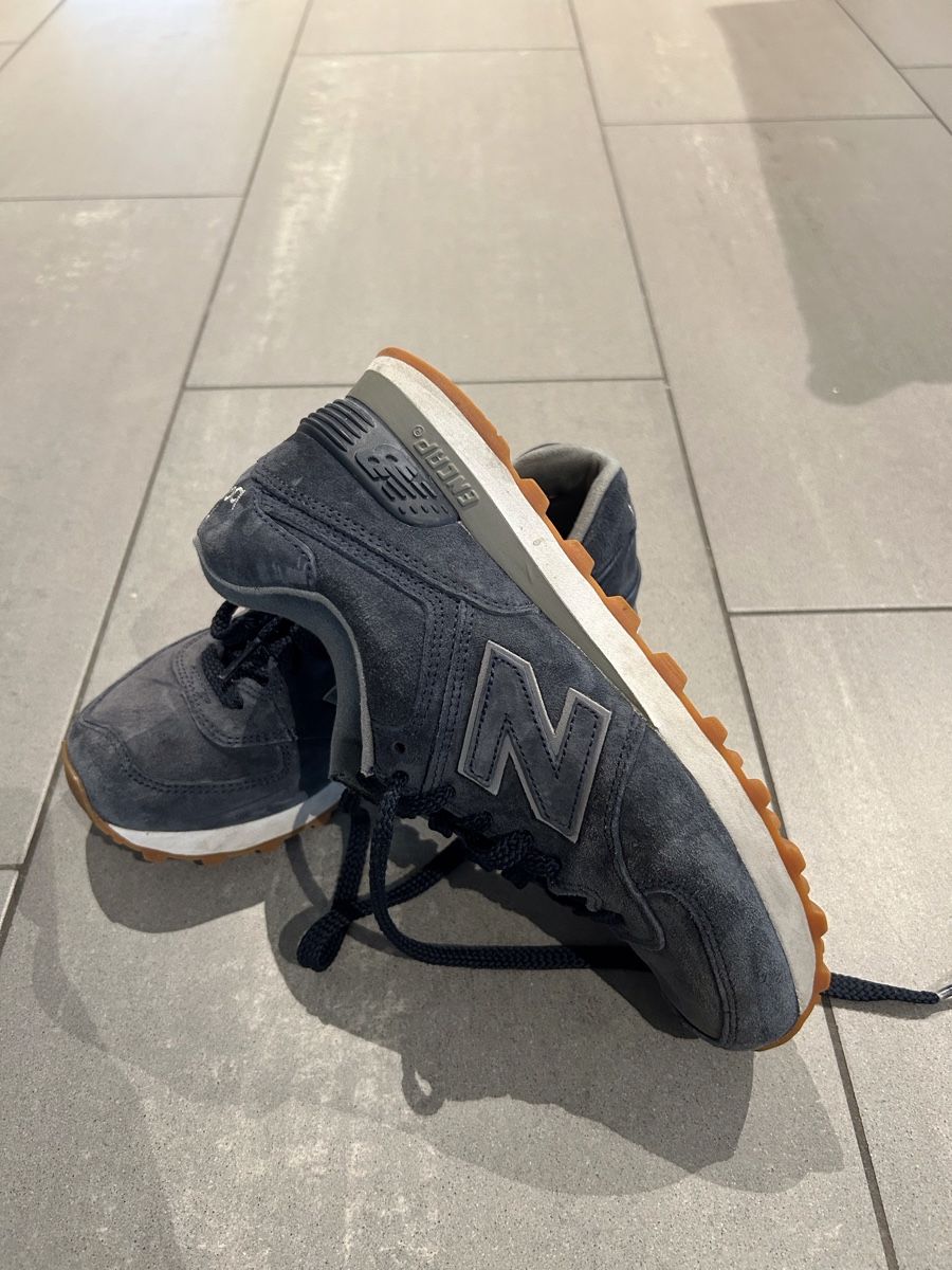 New Balance Chaussures hommes: New Balance 574 Wildleder  – D'occasion à Rütihof par ALAFC