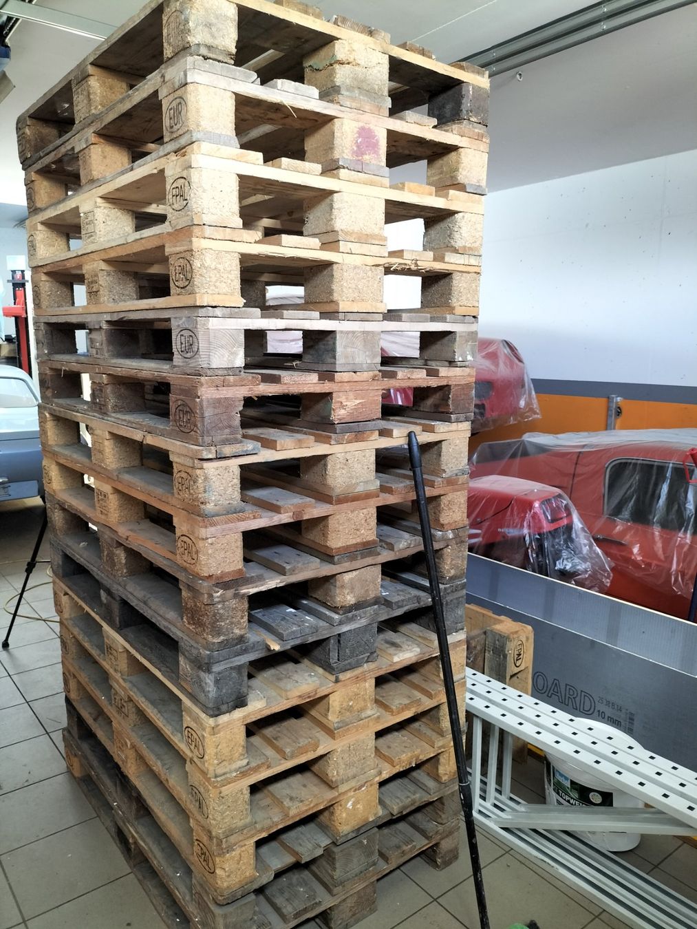 Palettes: Paletten 15 Stück – D'occasion à Reinach AG par Hembrug