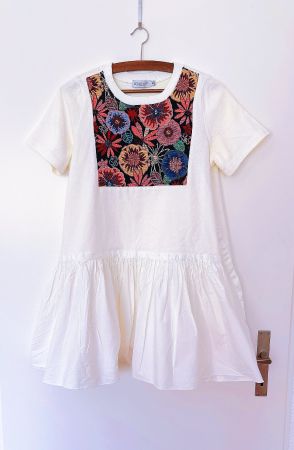 Top Zustand! Kleid aus Baumwolle, oversize, weiss, bestickt