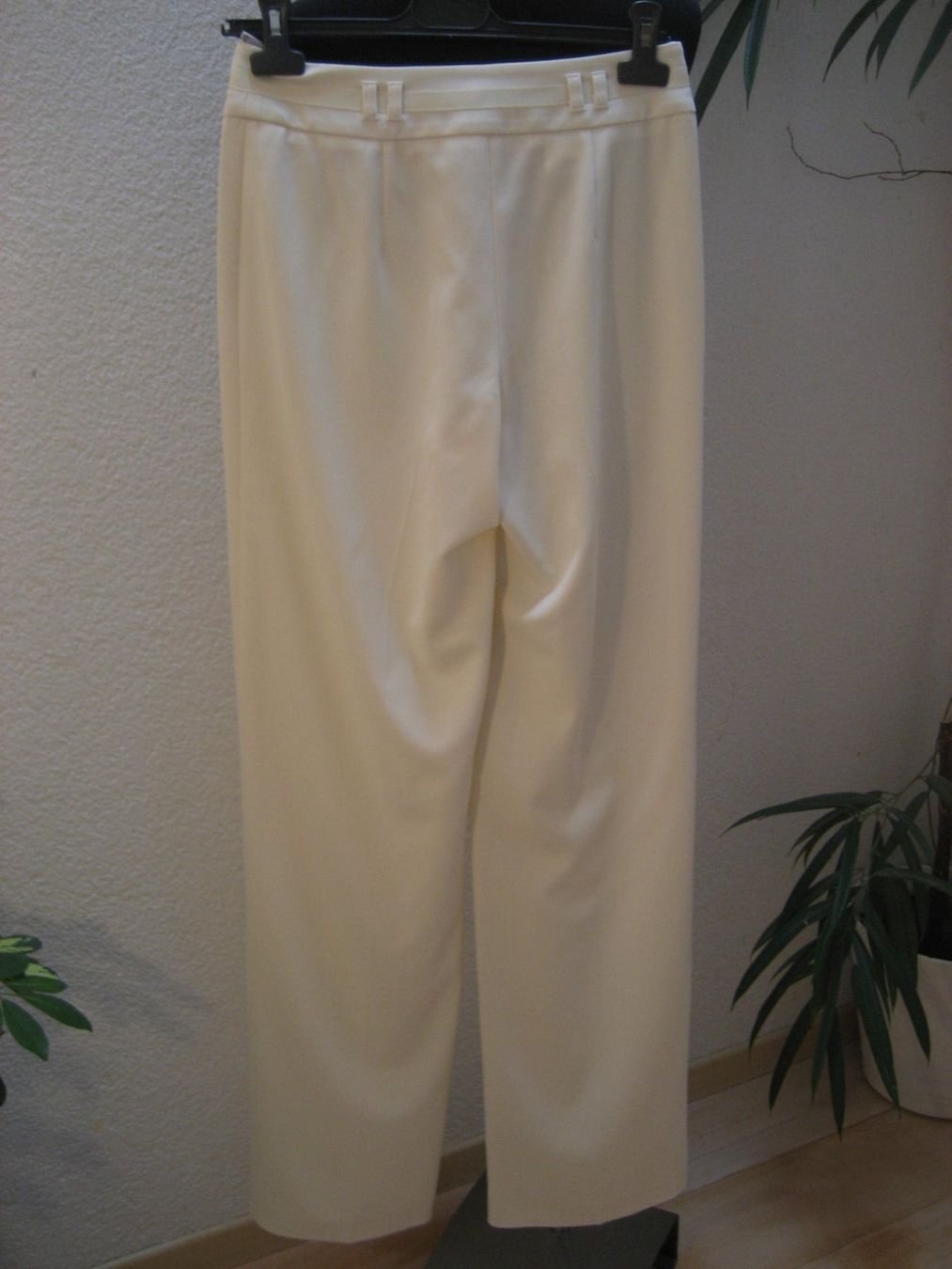Pantaloni: Pantalon Tuzzi taille 36, neuf – Nuovo e nell'imballaggio originale da Delémont venduto da marryb 3