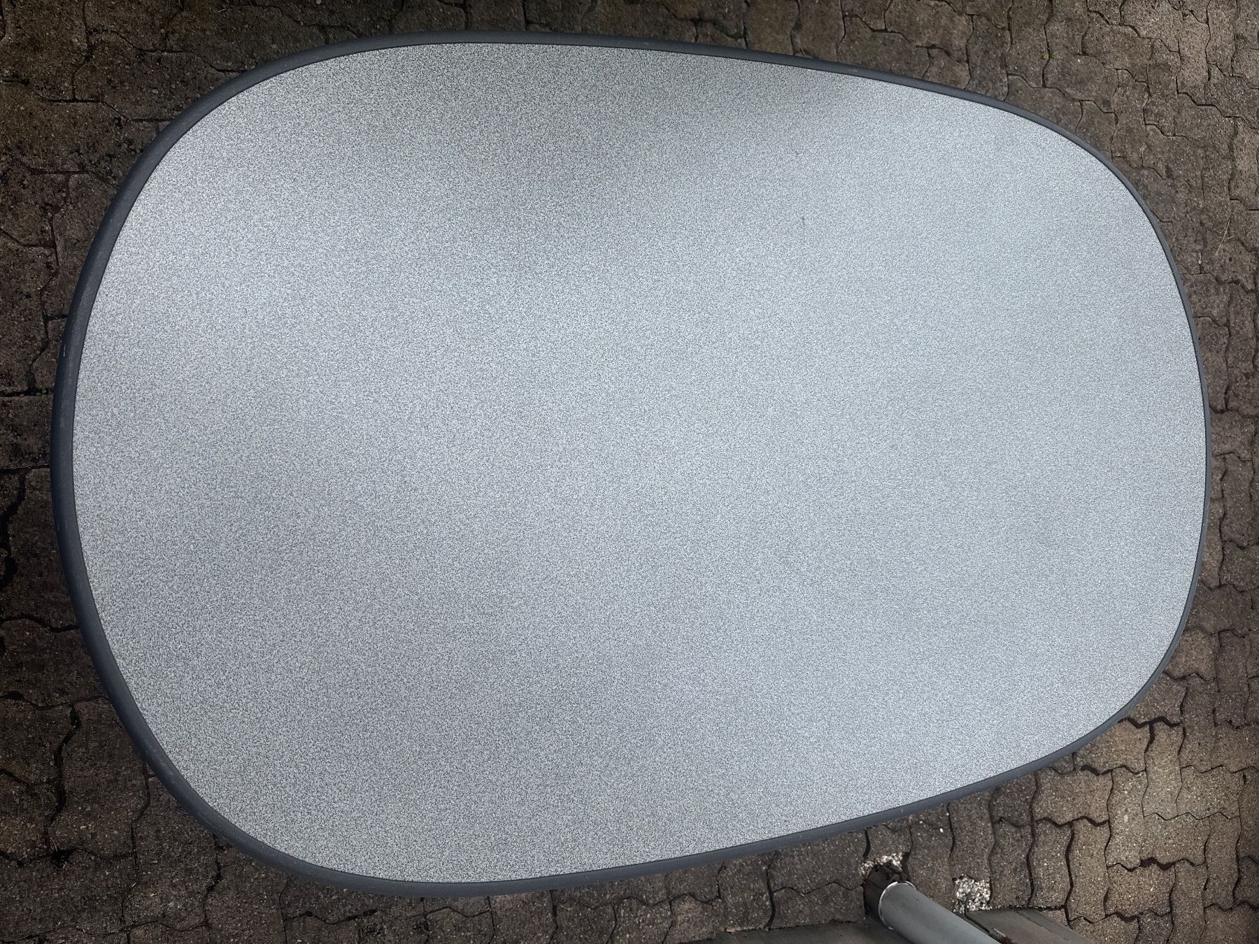 Tavoli: Garten oder balkontisch oval grau mit Metallgestell klappbar – Usato da Thalwil venduto da vernasm 1