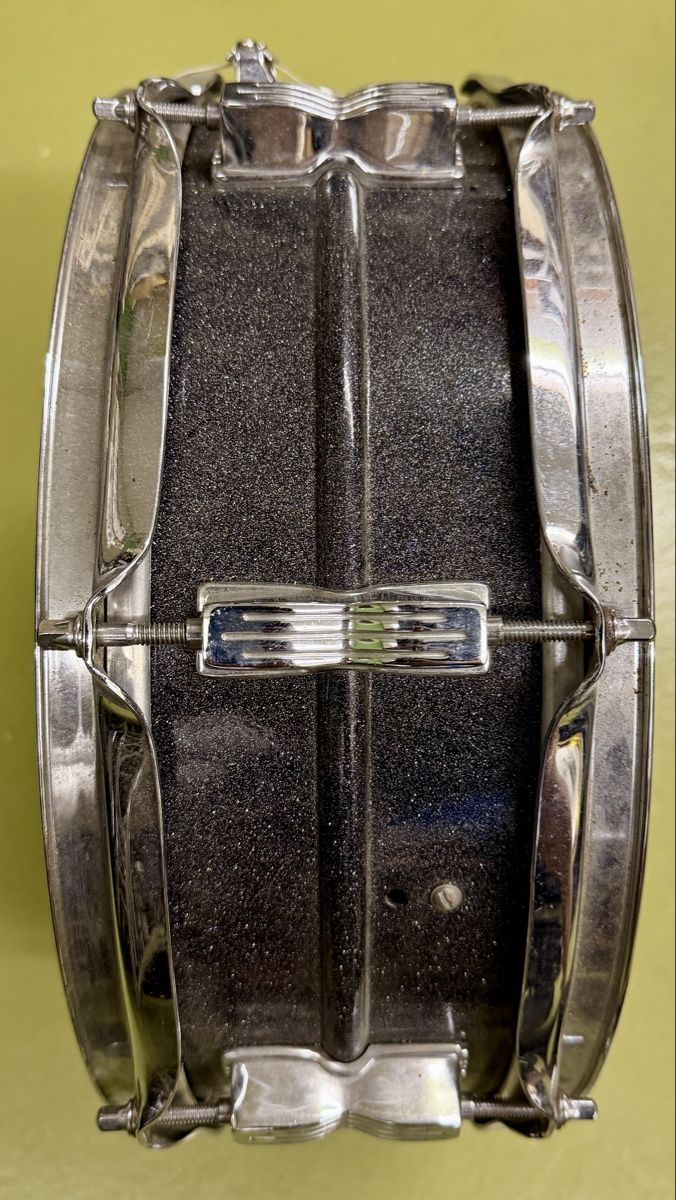 Ludwig Strumenti musicali: Ludwig Snare (Schwarz glitzernd) – Usato da Kollbrunn venduto da turboware 1