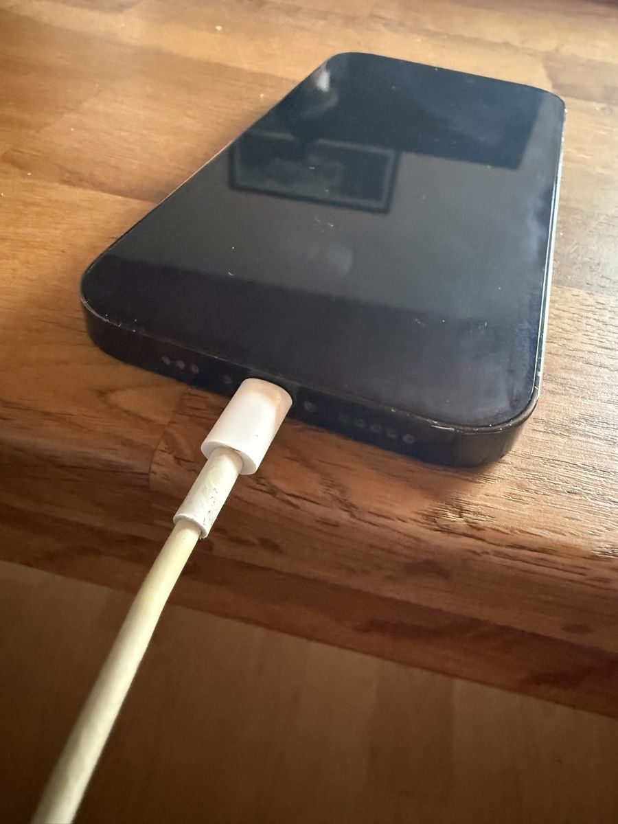 Apple Telefoni cellulari / Smartphones: IPhone 14 Pro 128 GB – Usato da Limpach venduto da kim_hrz6 9