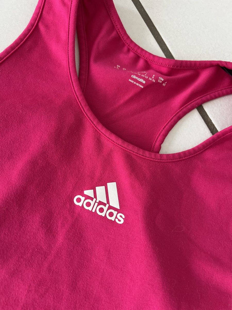 Adidas Top: Shirt – Usato da Oberuzwil venduto da DanaB01 1