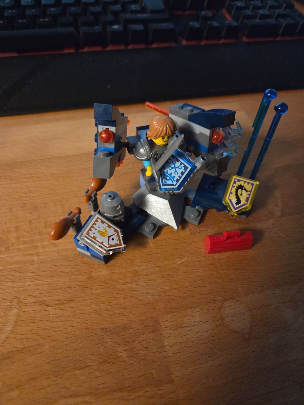 Lego Baukästen: LEGO Nexo Knights 70333 : Ultimate Robin – Gebraucht aus Bonfol von Sabaton.2004