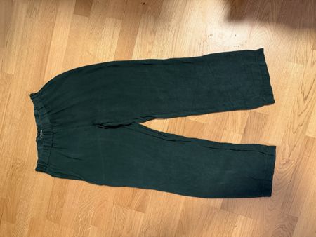 Bella Hose  Dariadeh dunkelgrün Grösse S