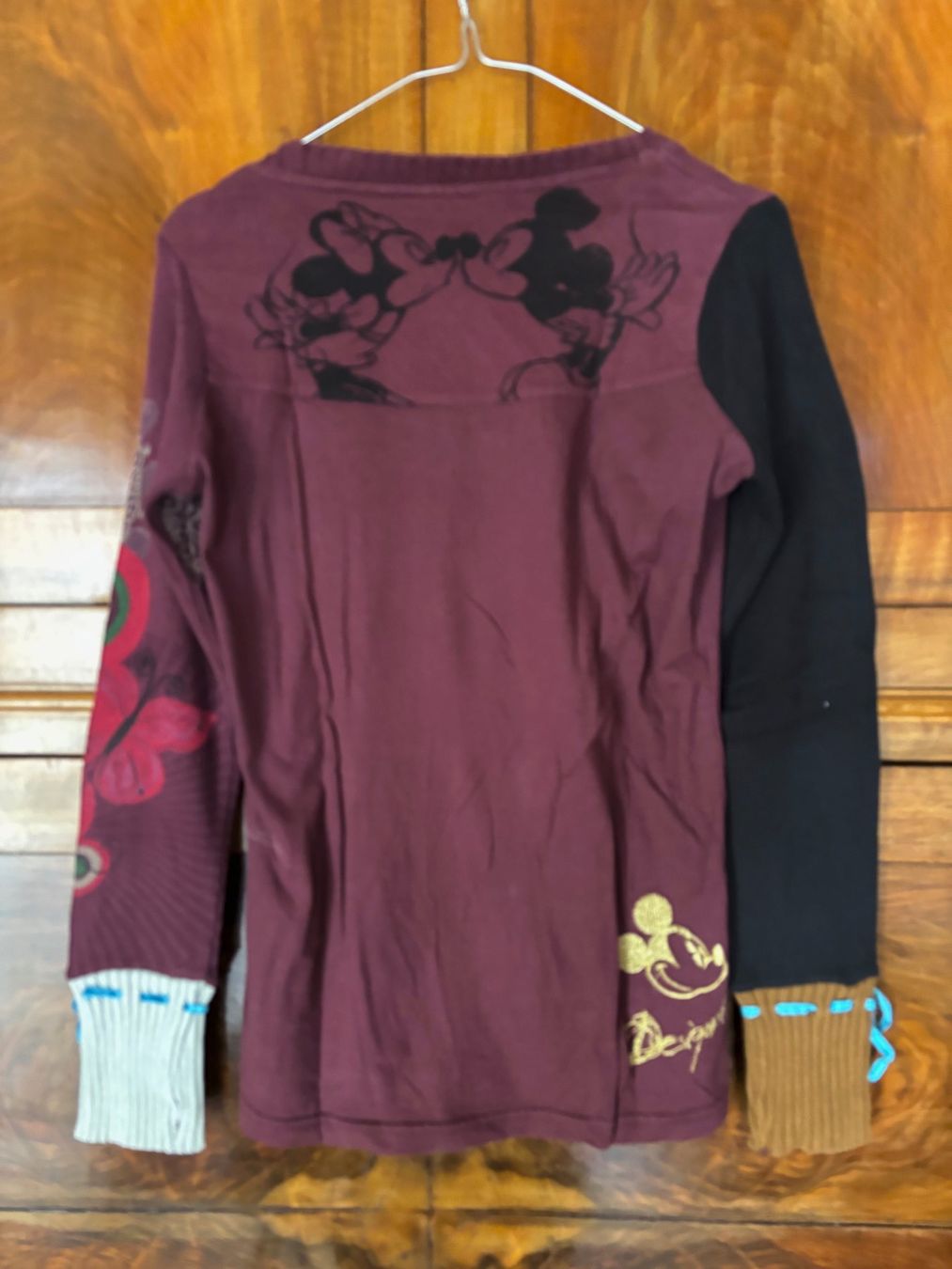 Desigual Maglioni & Felpe: Pull Desigual bordeau, avec motif Minnie, taille M – Usato da Grand-Lancy venduto da hip_2rbd 1