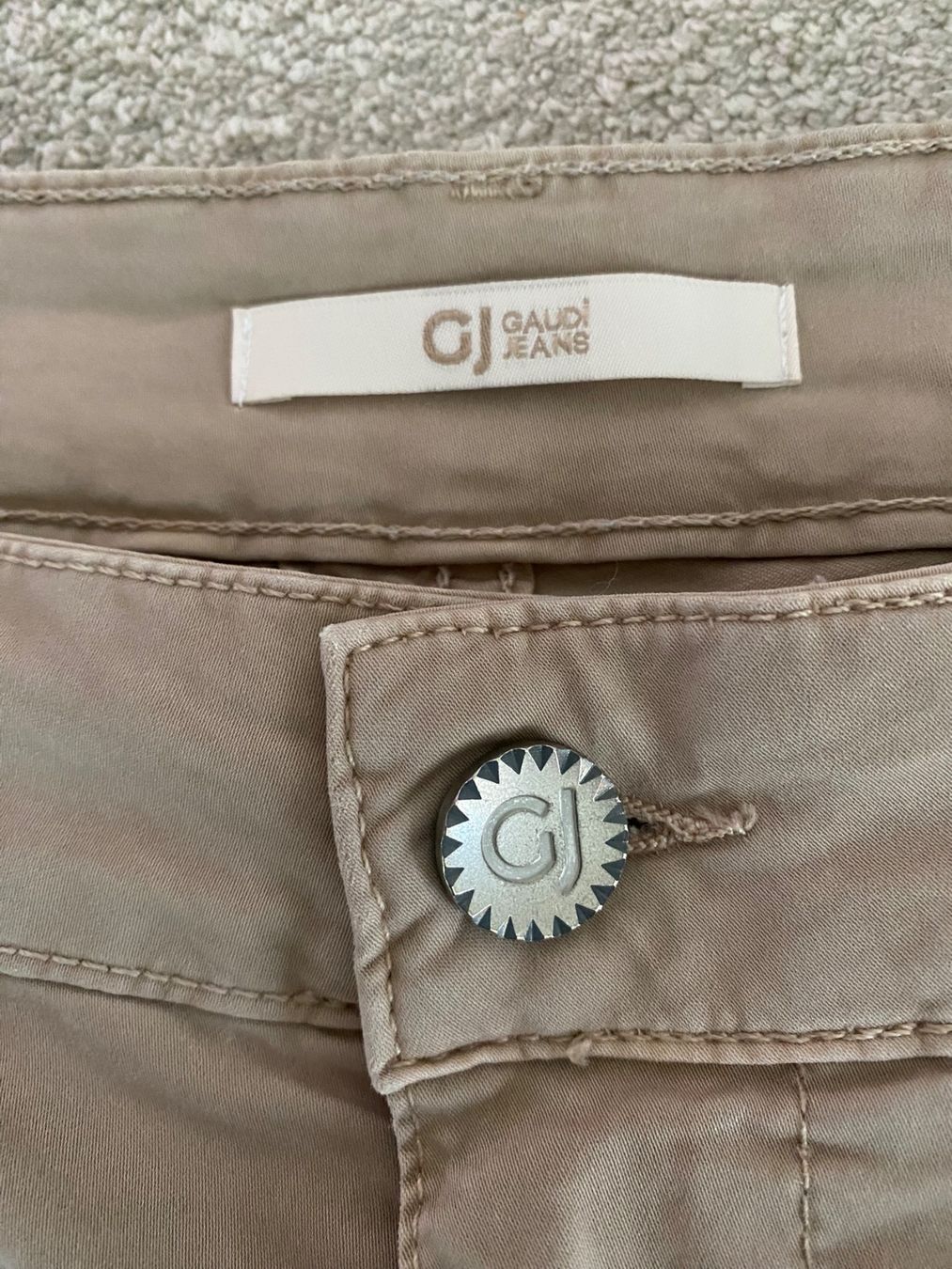 Pantaloni: Pantaloni corti donna – Usato da Novazzano venduto da ige_cwq5 2